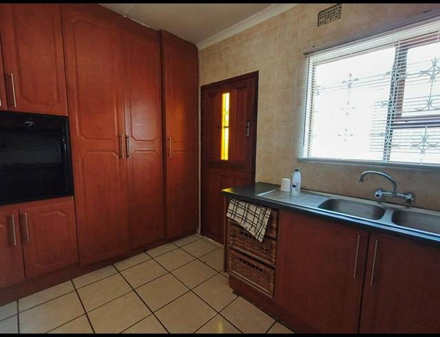 3 BEDROOM HOUSE FOR SALE IN MTHATHA CENTRAL
